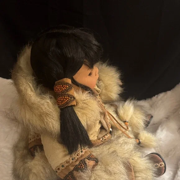 Adorable Eskimo Doll with Faux Fur Outfit - Picture 5 of 7